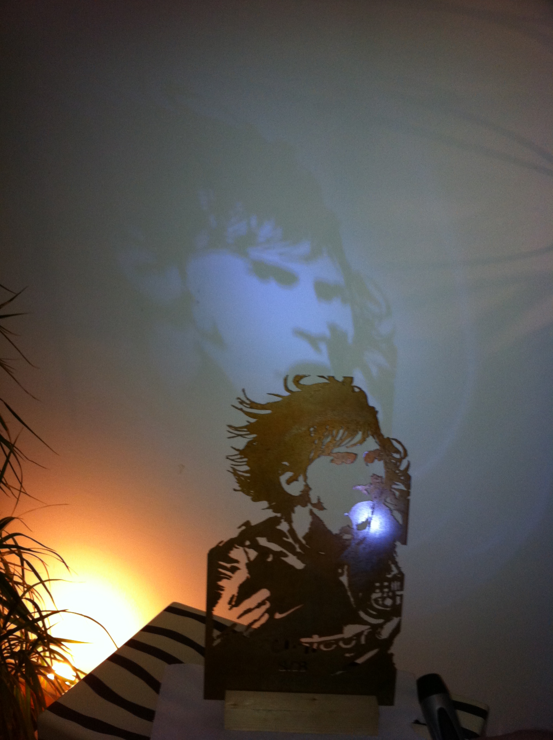 Messi sculpture with shadow projection by François Aviles