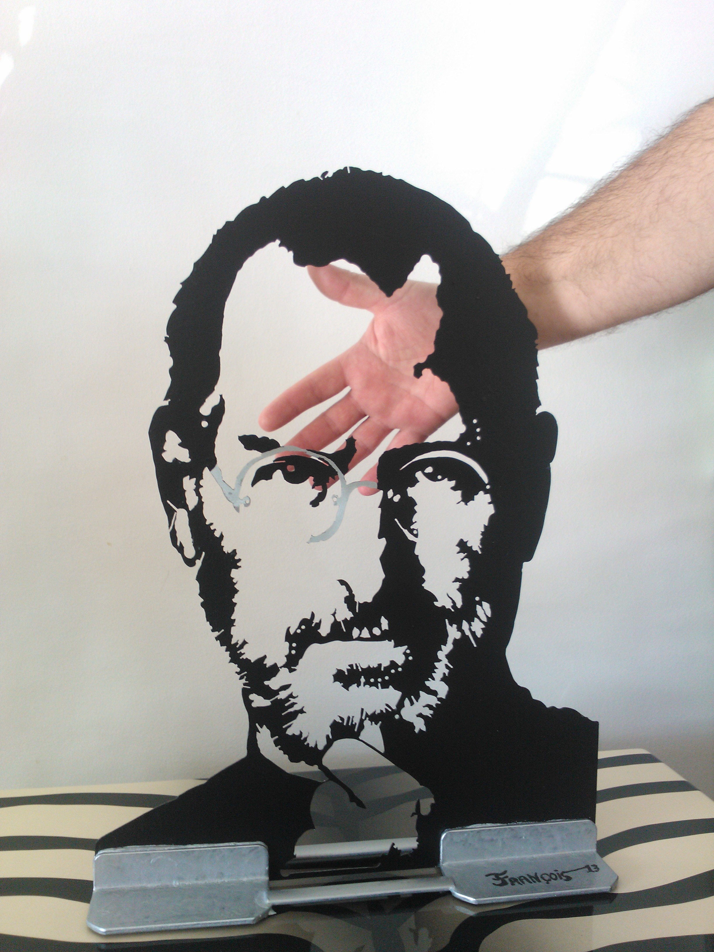 Steve Jobs sculpture with hand detail by François Aviles